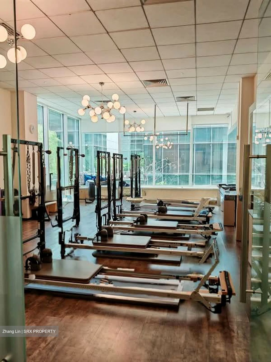 SQUARE 2 (D11), Office #529697541